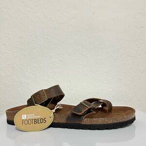 White Mountain Footbeds Cross Sandal with buckle Women’s Size 11. NEW WITH BOX.
